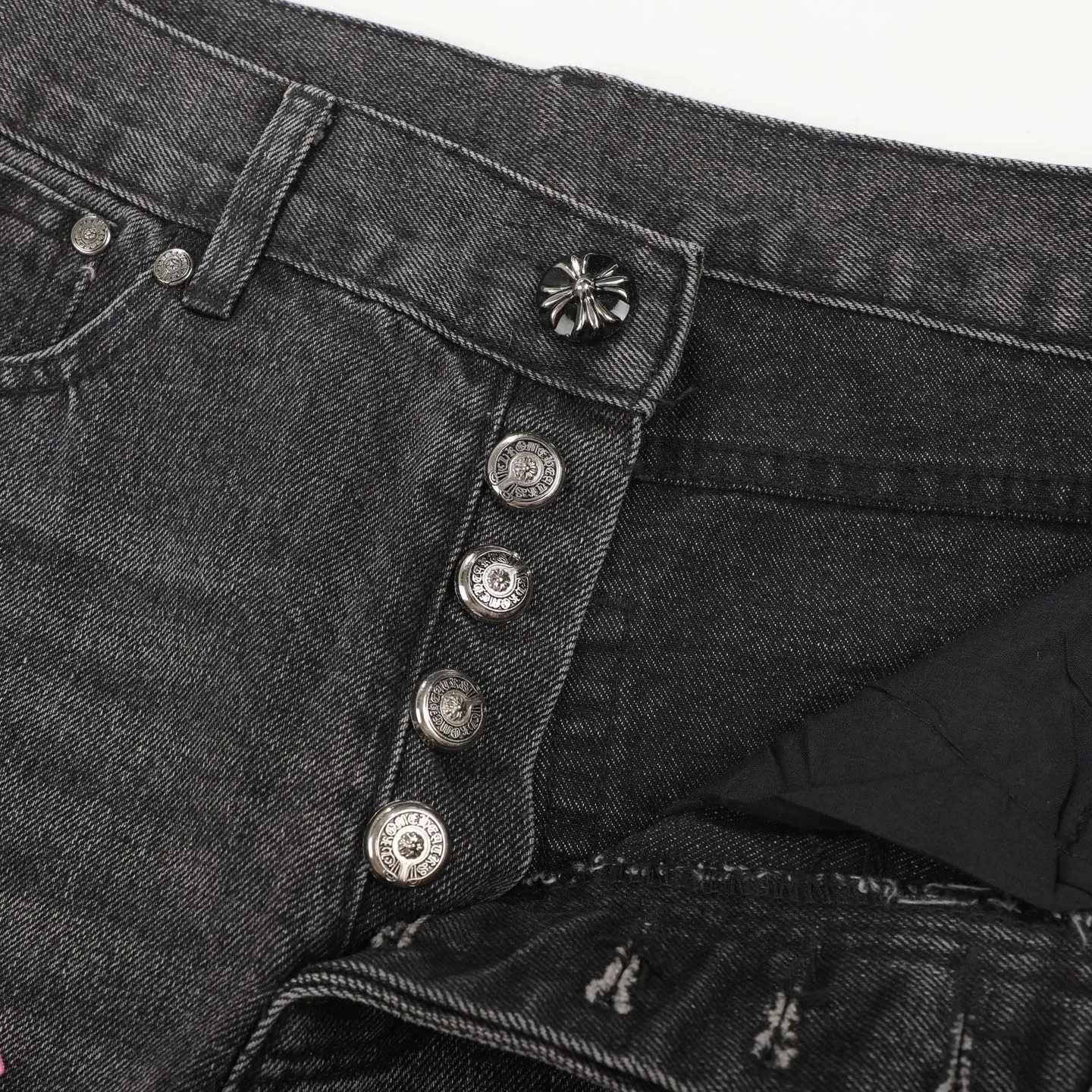 P300 Chrome Hearts CH Chrome Hearts three-color patchwork leather grimace element rapper Nomi's same style cross jeans, truly restores the ultimate vintage texture (no original standard flat version) Italian special cowhide print and then cut, custom-made sheepskin three-layer thick line leather, the whole body is spliced in heavy water washing process, craftsmen hand-splash ink, you can see the details, three-dimensional cutting version, loose and comfortable, not picky about the figure, tall and slim, factory Seiko, original factory quality control, same style for men and women Can be matched with couples. Versatile recommendation. Must-have jeans for all seasons. Color: black Size: S-XL (28-36)